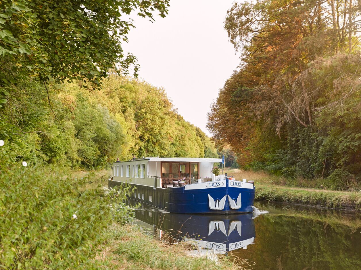 A Different Way of Seeing the Burgundy Region? From the Water