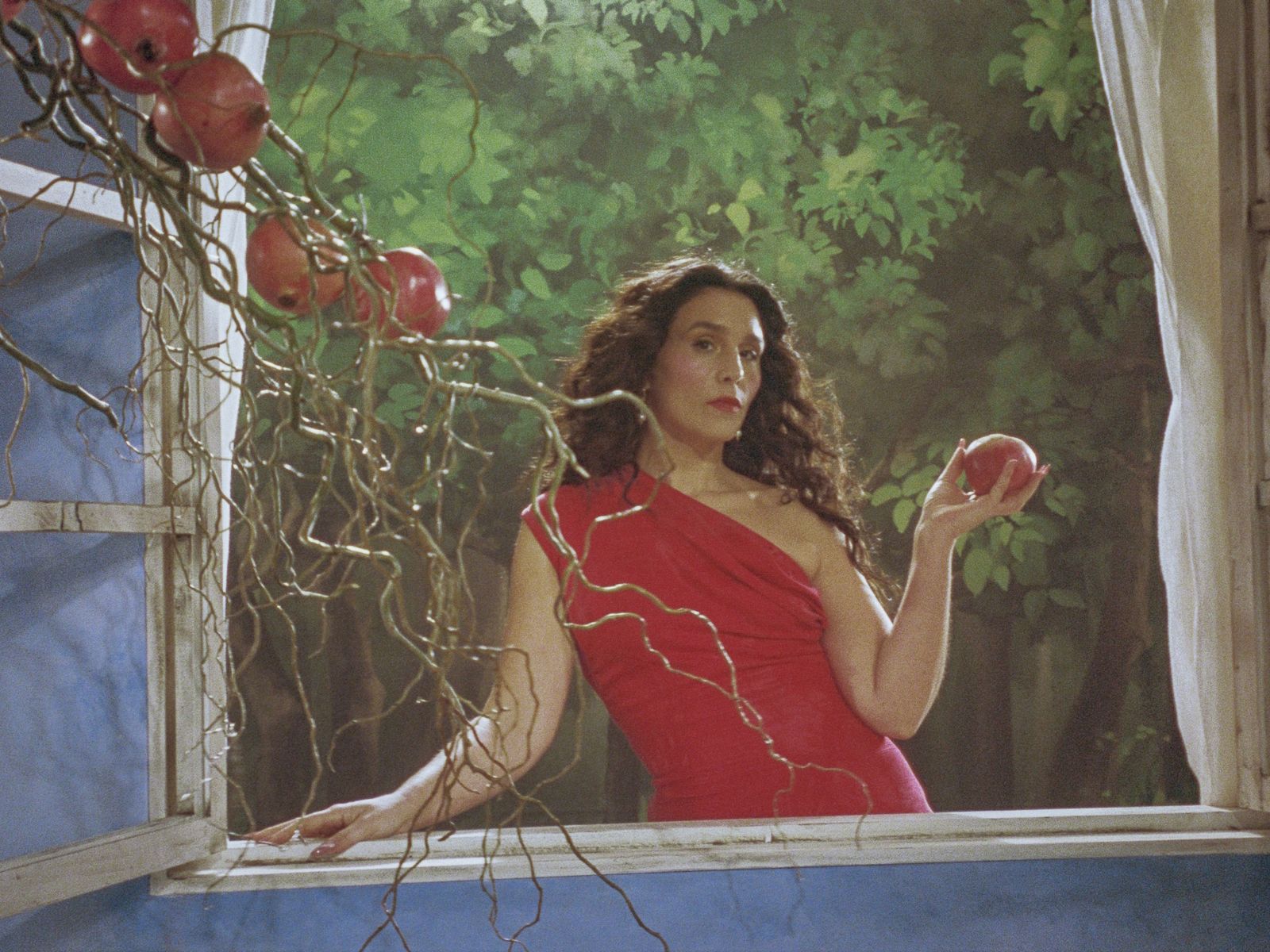 Jessie Ware on the Roman Goddess Energy of Her New Music Video&-and Her “Confident, Celestial” Upcoming Album